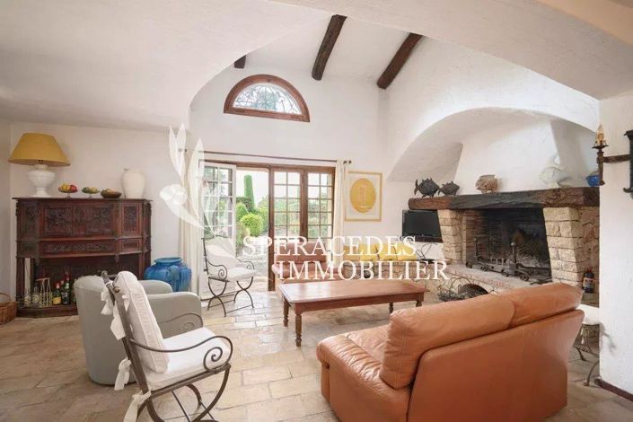 Image No.7-6 Bed House for sale