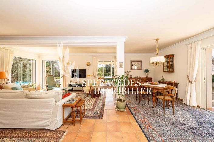 Image No.6-5 Bed House for sale