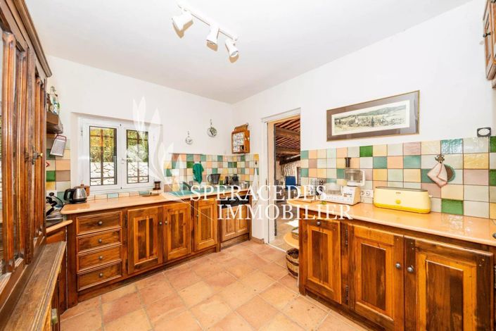 Image No.9-5 Bed House for sale