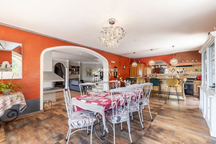 Image No.6-6 Bed House for sale