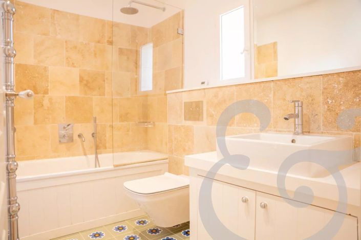 Image No.25-5 Bed House for sale