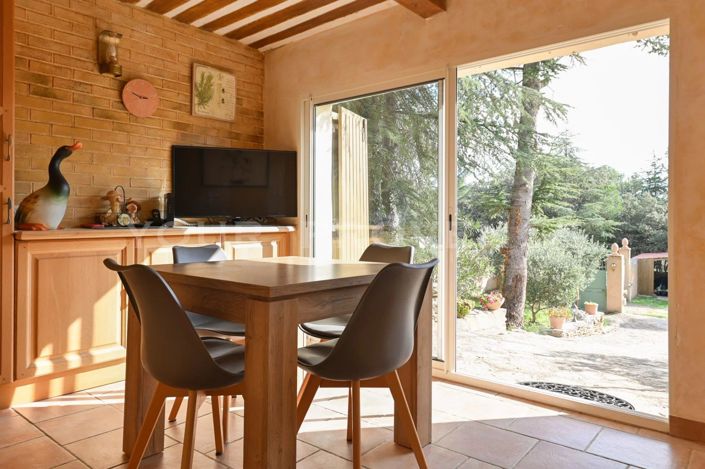 Image No.10-3 Bed House for sale