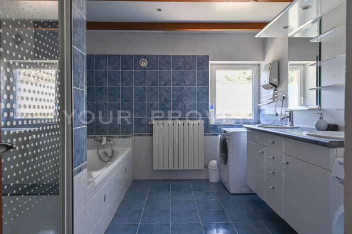 Image No.16-6 Bed House for sale