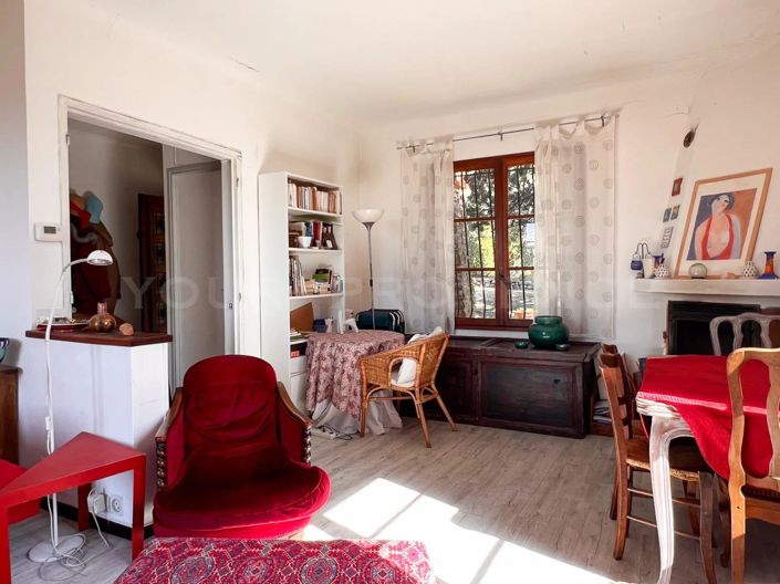 Image No.8-2 Bed House for sale