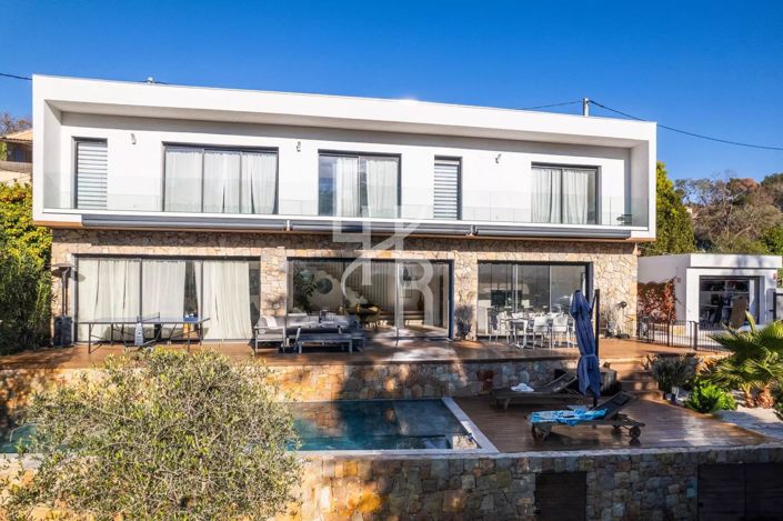 Image No.1-4 Bed House for sale