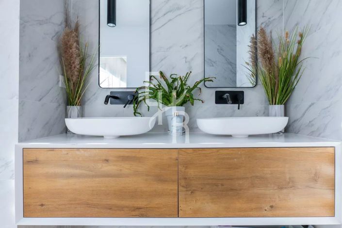 Image No.12-4 Bed House for sale