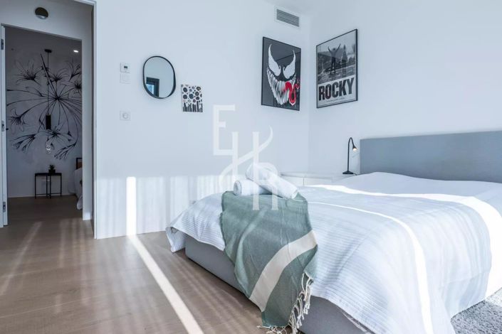 Image No.14-4 Bed House for sale