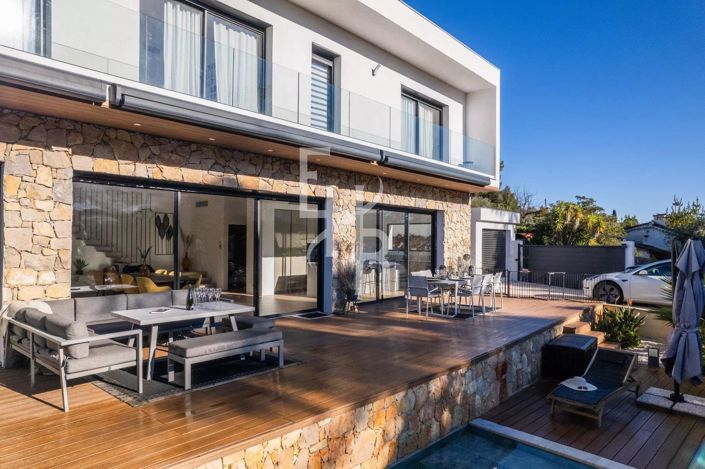 Image No.20-4 Bed House for sale