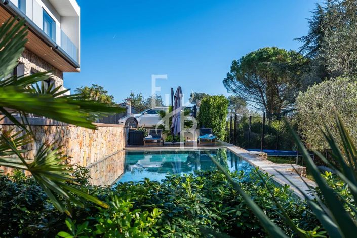 Image No.22-4 Bed House for sale