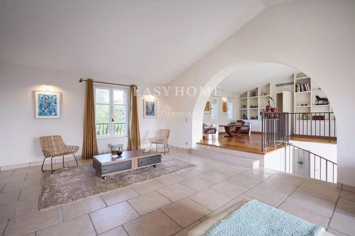 Image No.5-5 Bed House for sale