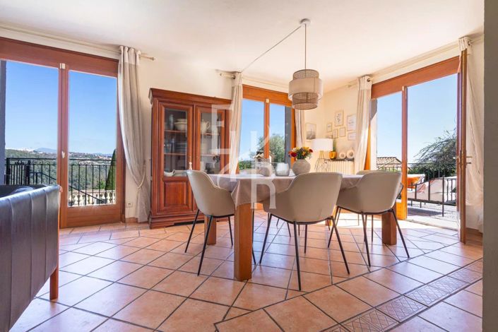 Image No.20-4 Bed House for sale