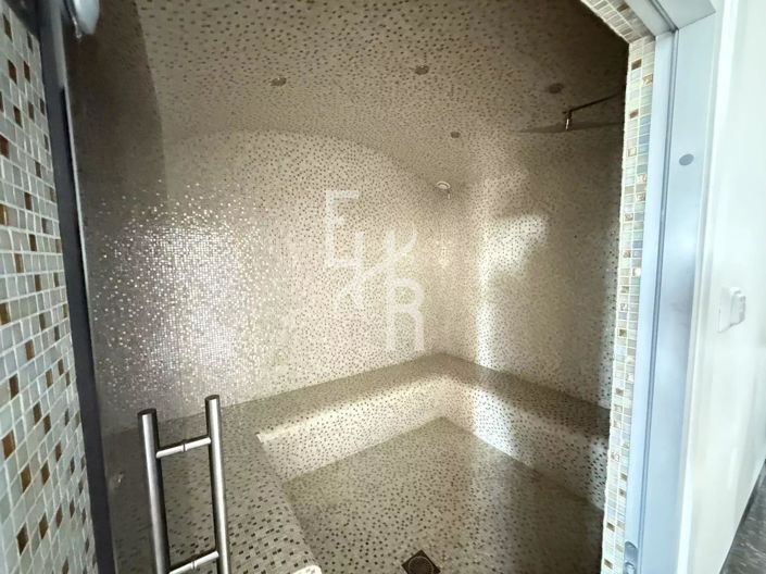 Image No.19-6 Bed House for sale