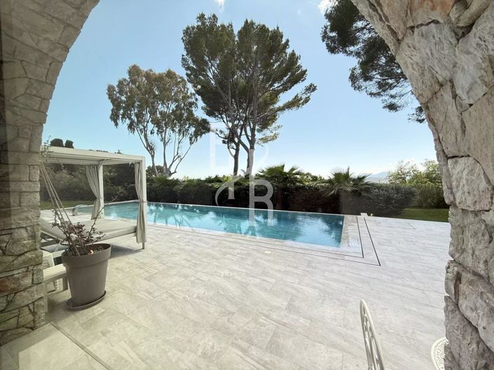 Image No.20-6 Bed House for sale