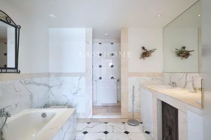 Image No.22-5 Bed House for sale