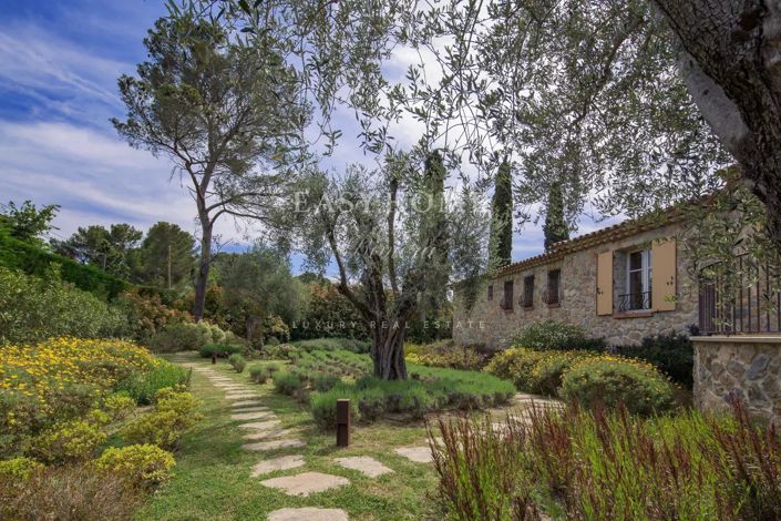 Image No.10-5 Bed House for sale