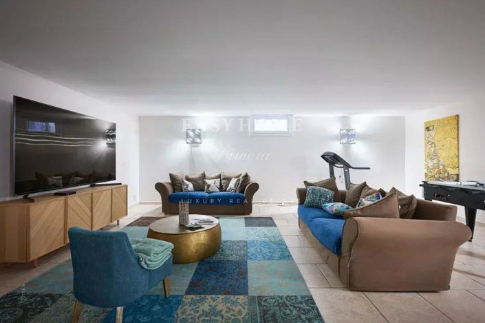 Image No.24-5 Bed House for sale