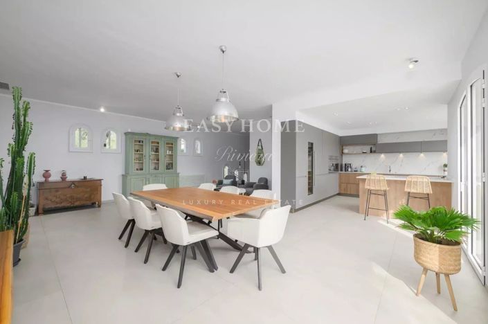 Image No.6-Maison de 6 chambres à vendre à La Roquette-sur-Siagne