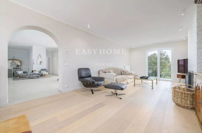 Image No.8-Maison de 6 chambres à vendre à La Roquette-sur-Siagne