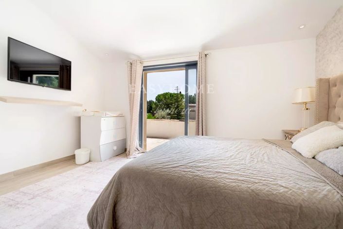 Image No.5-4 Bed House for sale