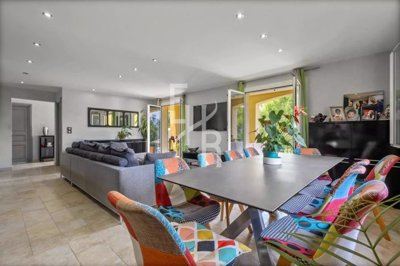 Maison de 5 chambres à vendre à Vallauris