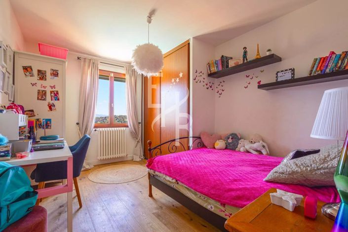 Image No.14-4 Bed House for sale