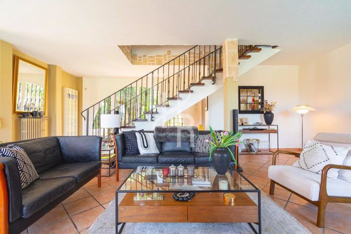 Image No.5-4 Bed House for sale