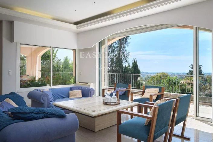 Image No.6-4 Bed House for sale