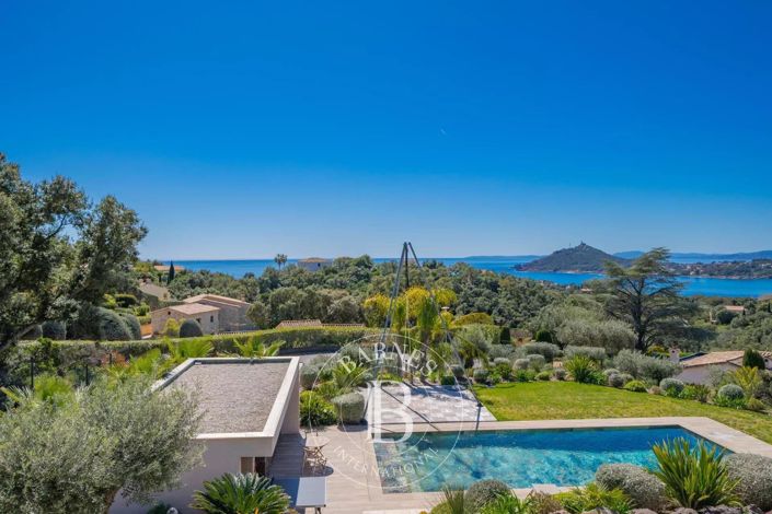 Image No.1-Maison de 5 chambres à vendre à Saint-Raphael