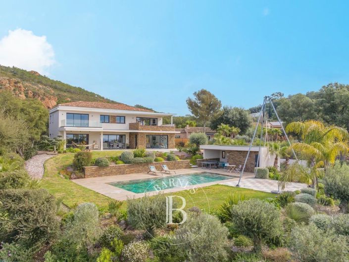 Image No.2-Maison de 5 chambres à vendre à Saint-Raphael