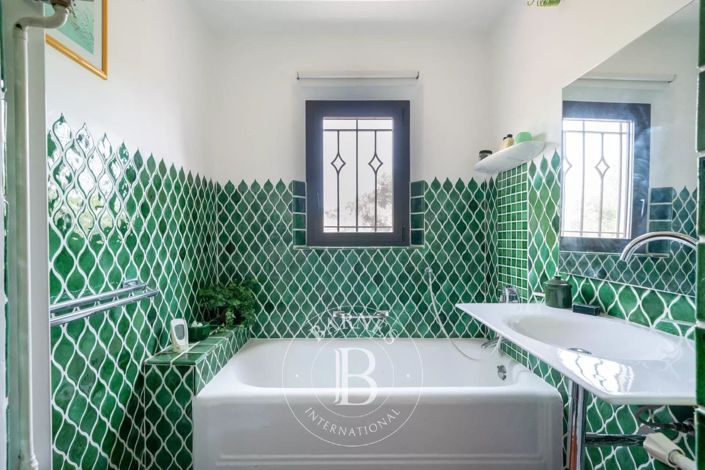 Image No.10-4 Bed House for sale