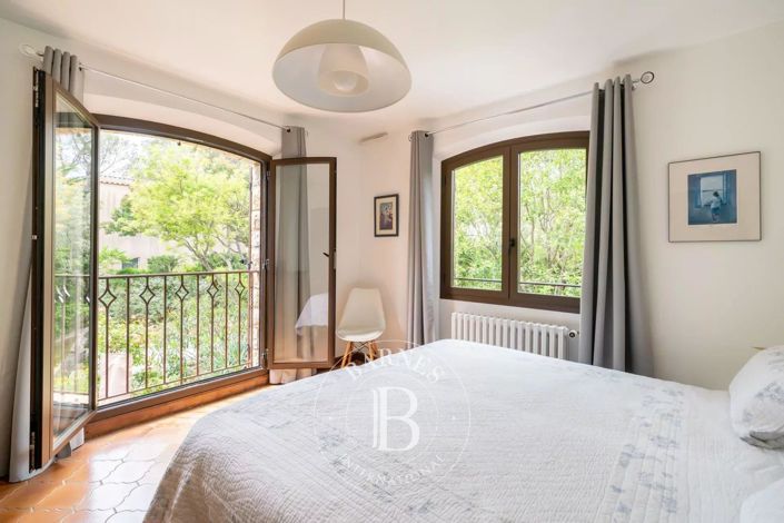 Image No.9-4 Bed House for sale