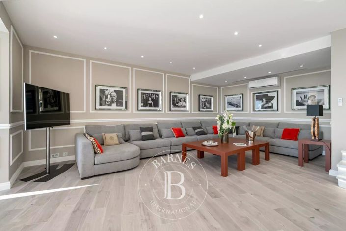 Image No.5-5 Bed House for sale