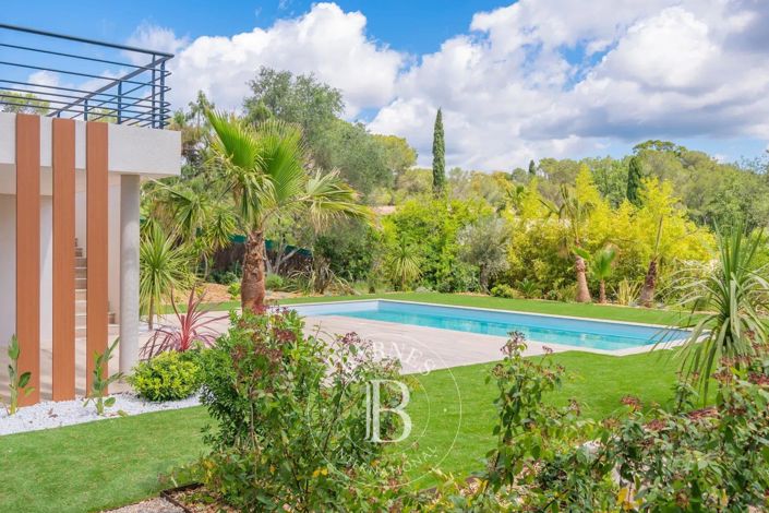 Image No.1-5 Bed House for sale