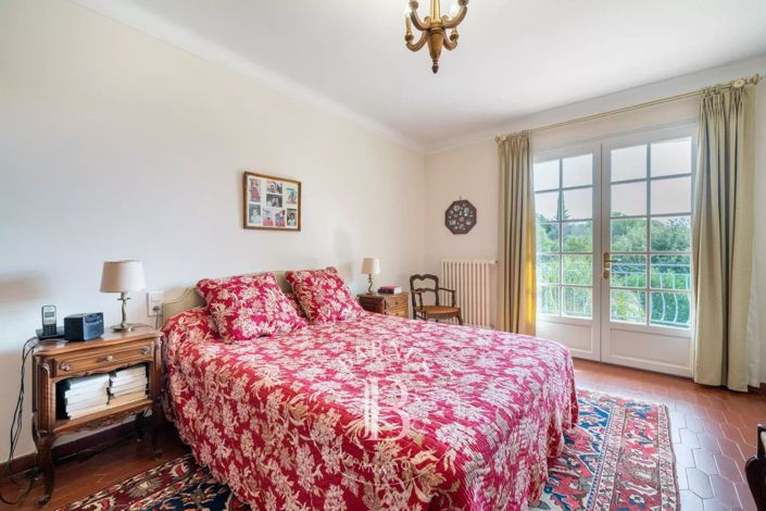 Image No.8-Maison de 6 chambres à vendre à Saint-Raphael