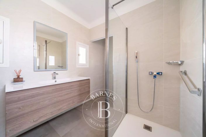 Image No.9-Maison de 6 chambres à vendre à Saint-Raphael