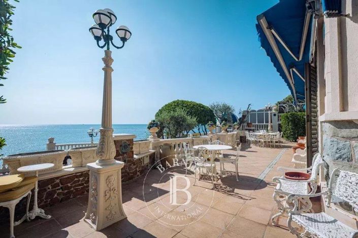 Image No.2-Maison de 4 chambres à vendre à Saint-Raphael