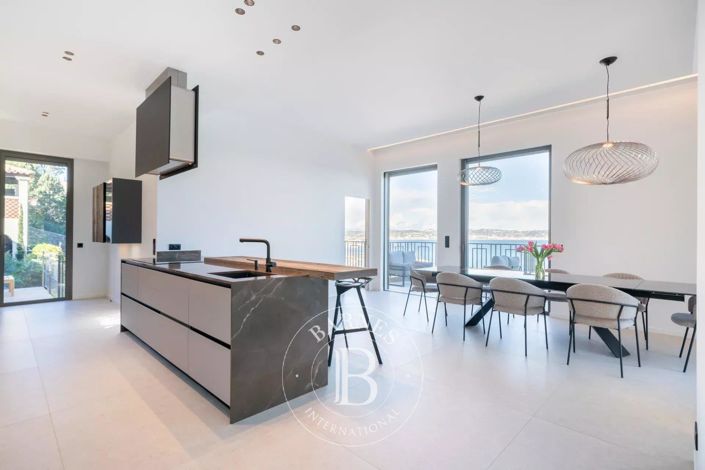 Image No.11-4 Bed House for sale