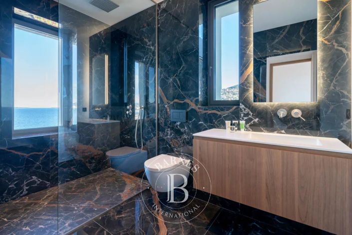 Image No.12-4 Bed House for sale