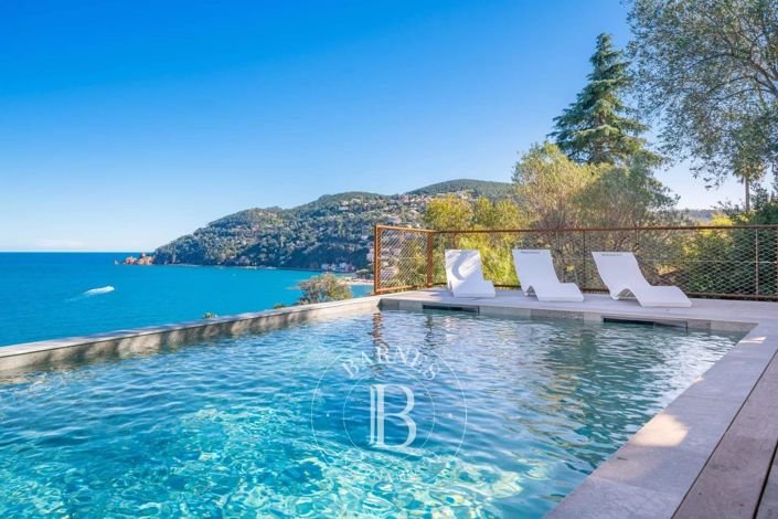 Image No.2-4 Bed House for sale