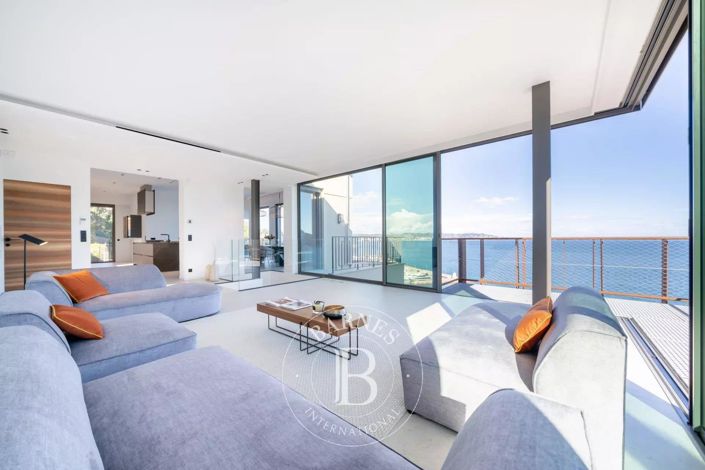 Image No.7-4 Bed House for sale