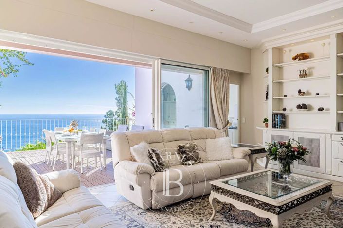 Image No.2-4 Bed House for sale