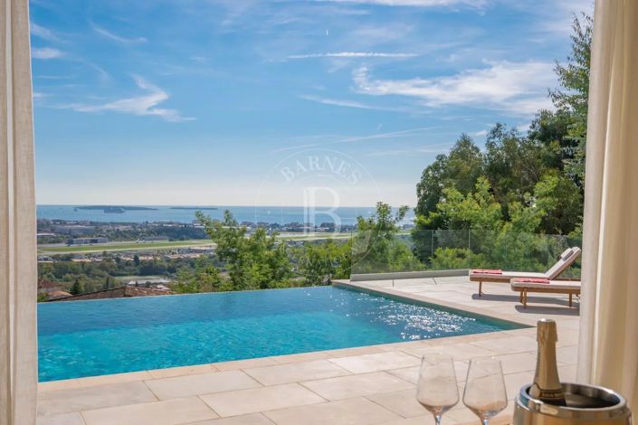 Image No.2-6 Bed House for sale