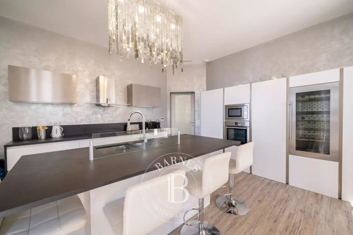 Image No.5-Maison de 8 chambres à vendre à Saint-Raphael