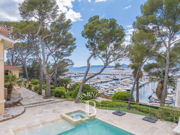 Image No.8-Maison de 8 chambres à vendre à Saint-Raphael