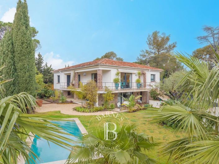 Image No.1-4 Bed House for sale