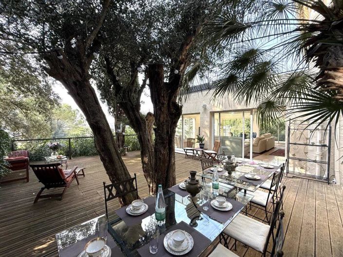 Image No.1-4 Bed House for sale