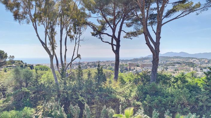 Image No.3-5 Bed House for sale