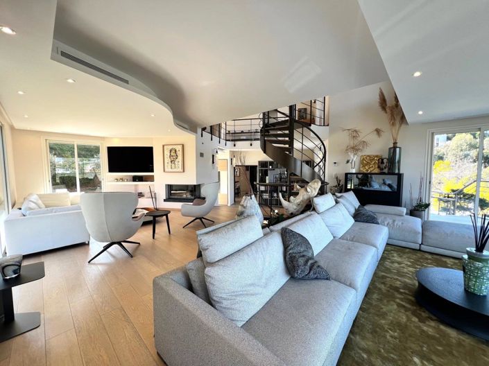 Image No.2-5 Bed House for sale