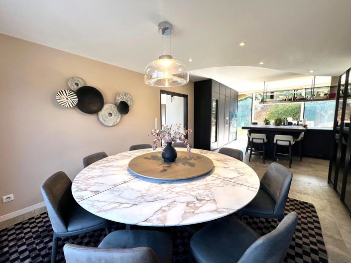 Image No.4-5 Bed House for sale