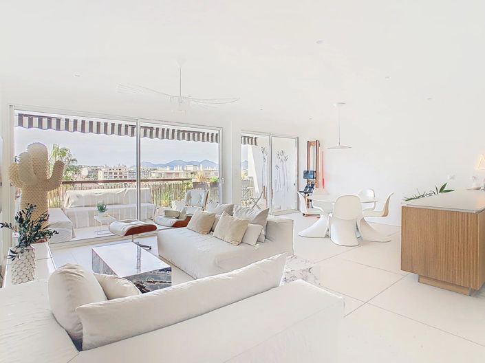 Image No.3-Appartement de 2 chambres à vendre à Cannes